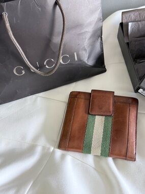 Gucci Tan/Brown Leather Wallet with Embossed Logo